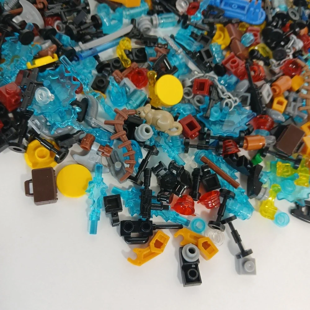 Lot Of Assorted Lego Special Pieces Weapons Wands Blue Power Rats Chains 7 Oz